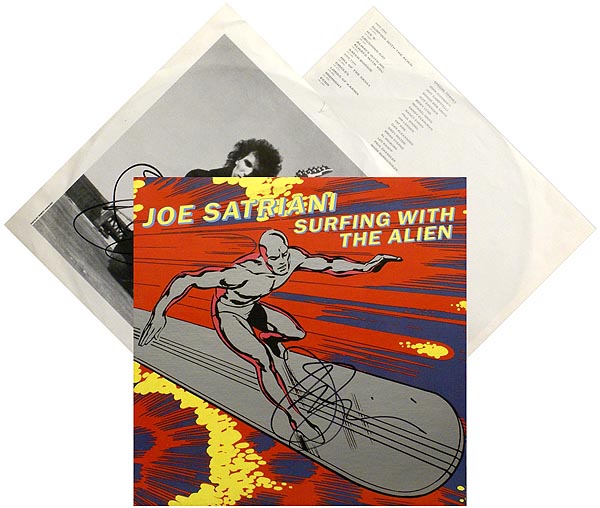 Joe Satriani / Surfing With Alien / with insert / signed (с автографом) / 61 81931  [B5]